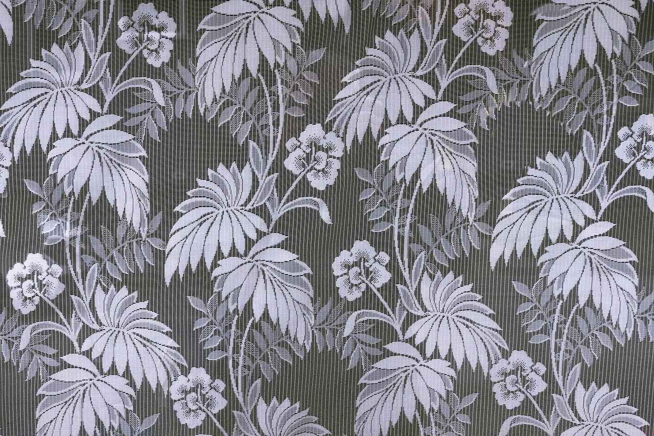 Floral Kimono: How to Style the Beautiful and Timeless Print 2 Choosing the Right Floral Kimono