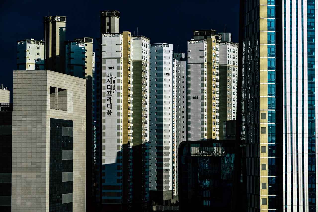 How to Rent a Kimono for Your Tea Ceremony in Kyoto Maikoya 2 Choosing the Right Kimono for Your Tea Ceremony