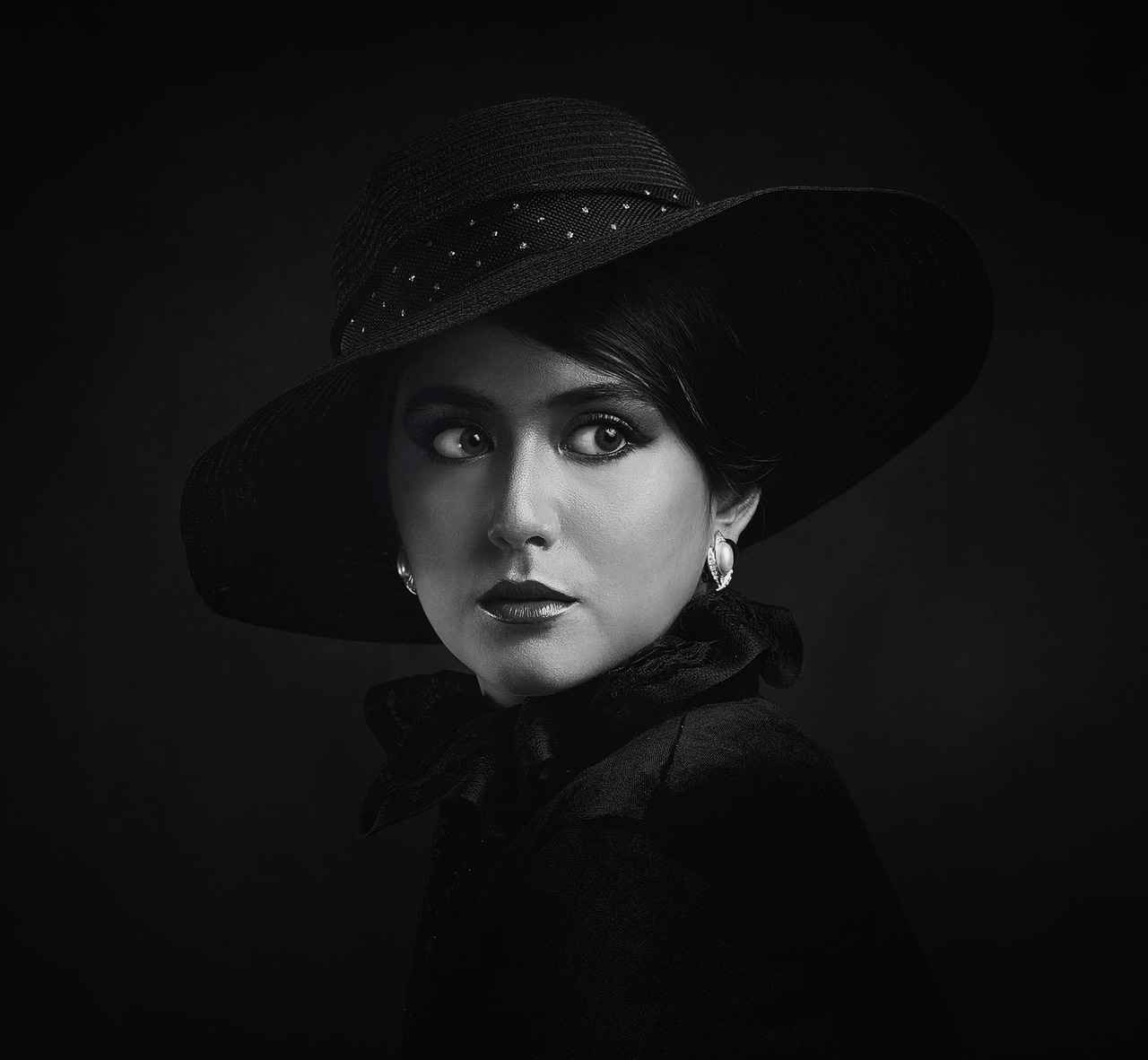 How to Style a Kimono with Your Favorite Pair of Jeans 4 Accessorizing Your Look