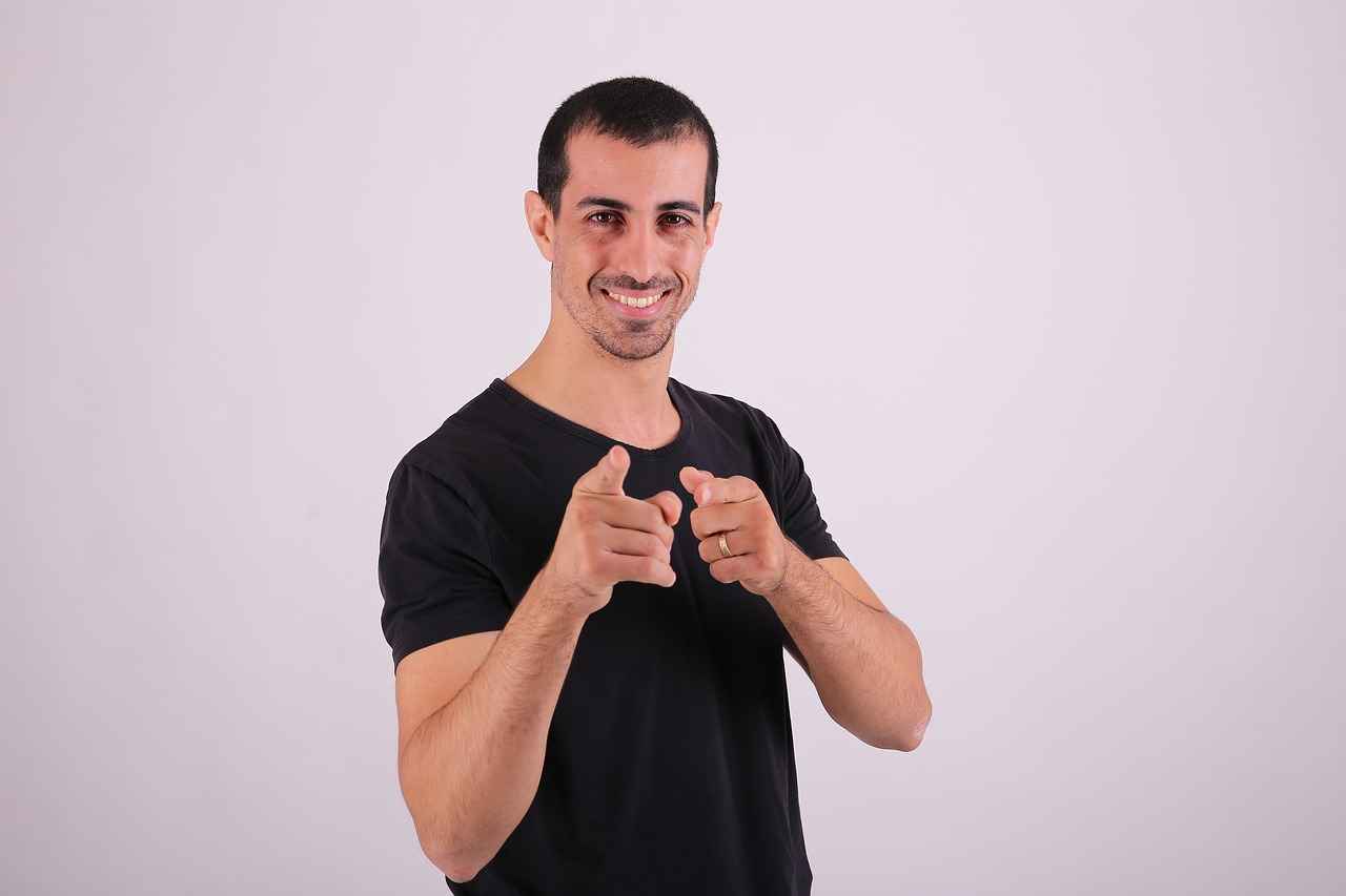 How to Wear a Kimono Shirt for Maximum Style 2 Choosing the Right Fabric