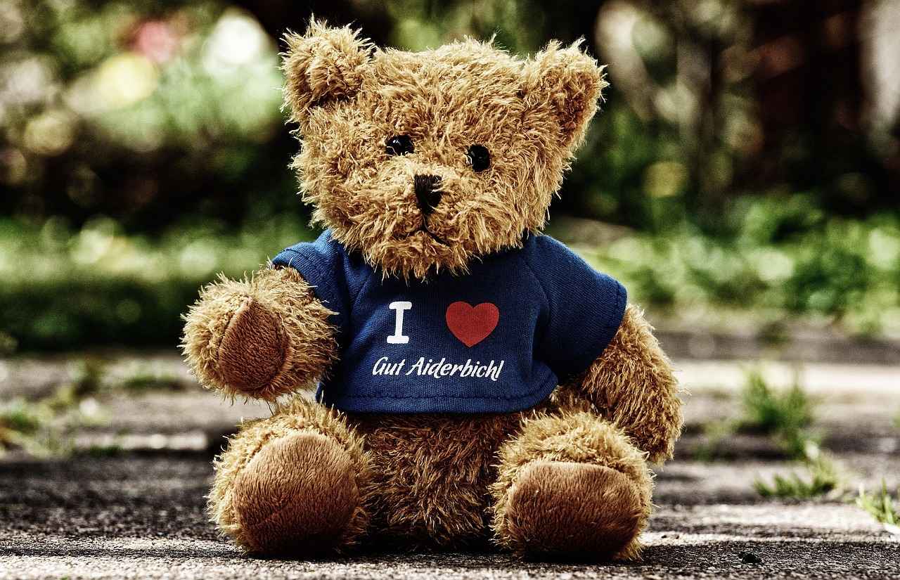 Kimono Shirt Styles: How to Add Some Eastern Flair to Your Wardrobe 5 Caring for Your Kimono Shirt