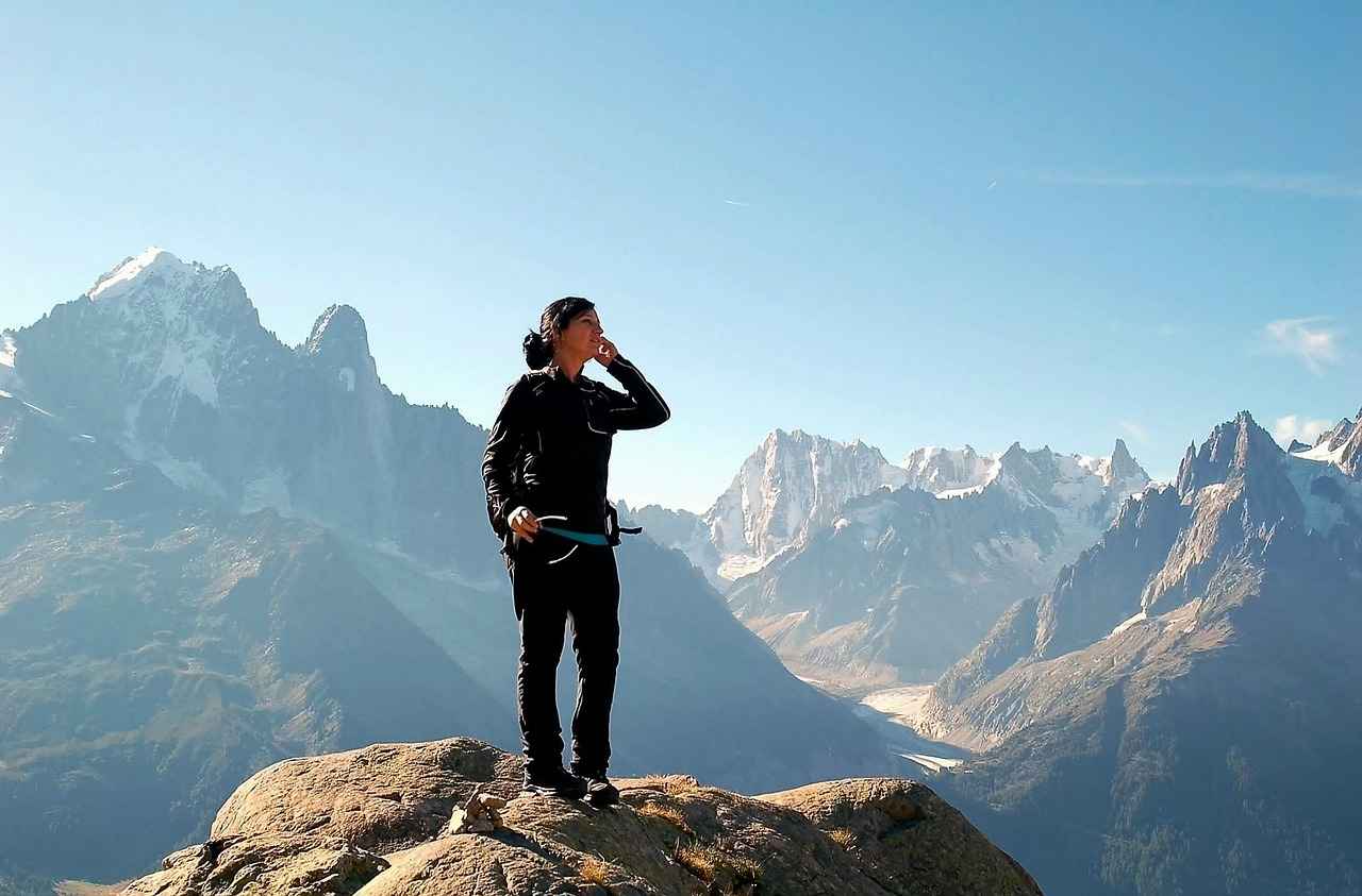 Kimono Top Styles You Should Be Wearing This Season 4 Accessorizing Your Kimono Top