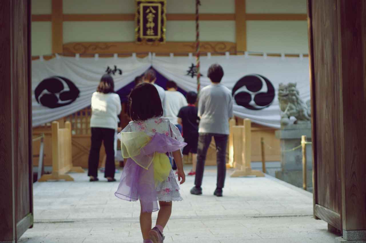 Yukata vs Kimono: Understanding the Difference 3 Kimono Fabrics and Styles