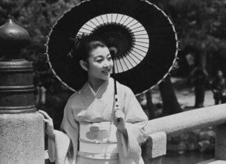 Kimono Japan: Discover The Timeless Elegance And Cultural Significance