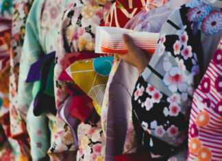 Beginner’s Guide to Launching a Kimono Brand kimono brand, starting a fashion brand, kimono business, fashion startup, beginner fashion guide, Japanese fashion, sustainable kimono, launch clothing line, fashion entrepreneurship, yukata brand, traditional meets modern, small fashion business