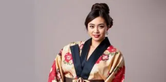 The Art of Accessorizing: Elevating Your Kimono Experience The Art of Accessorizing: Enhancing Your Kimono Experience