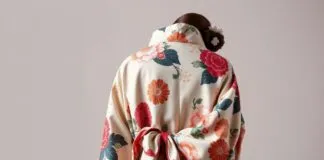 The Timeless Elegance of Kimono: A Fashion Journey Through Time The Timeless Elegance of Kimono: A Fashion Journey Through the Ages