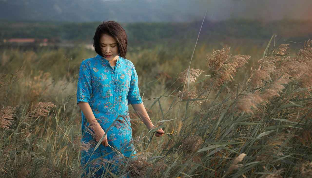 Accessorizing Your Kimono Sleeve Dress