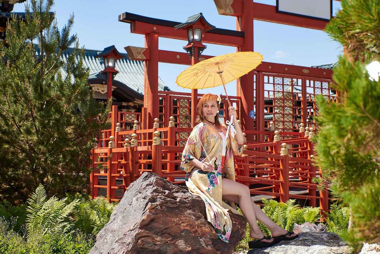 Kimono Traditional: How to Wear One for Maximum Impact