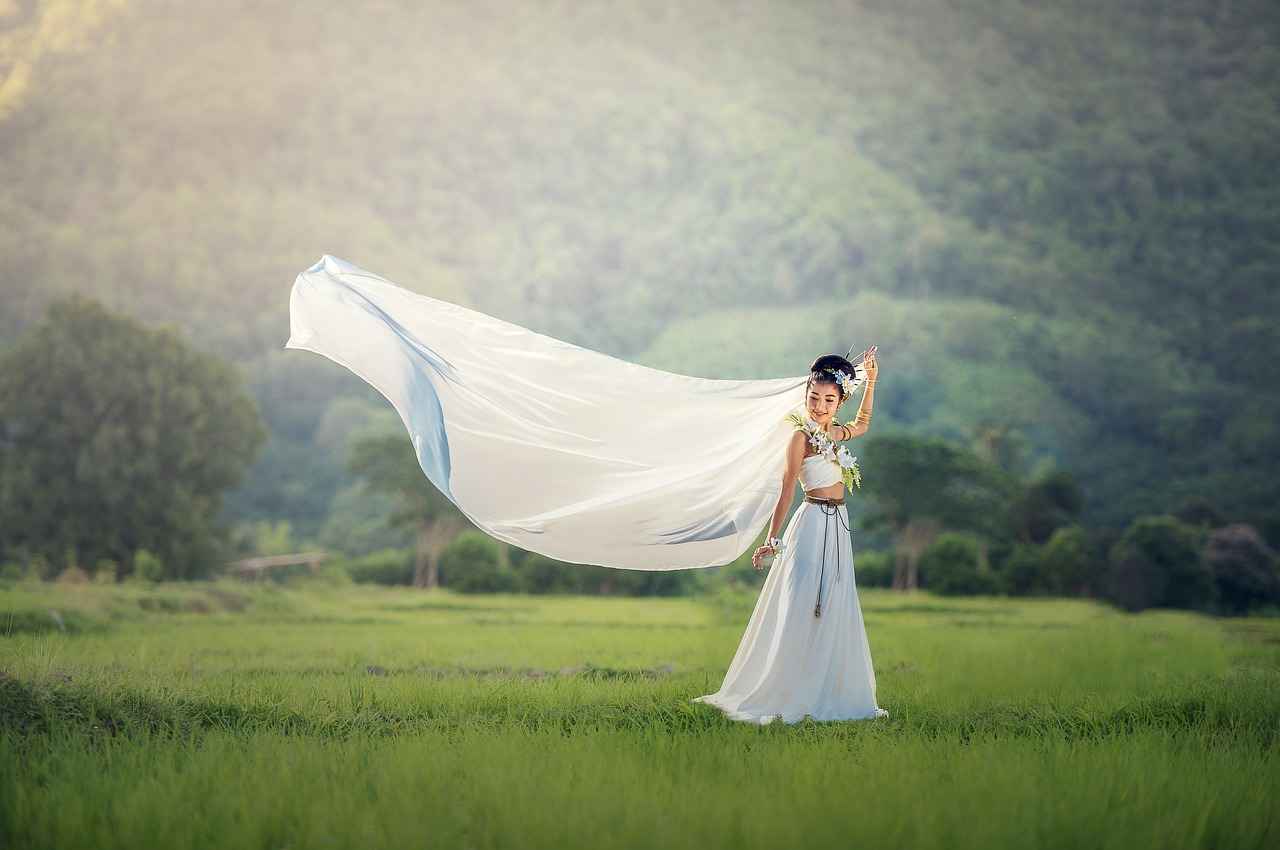 Colors and Patterns for Summer Weddings